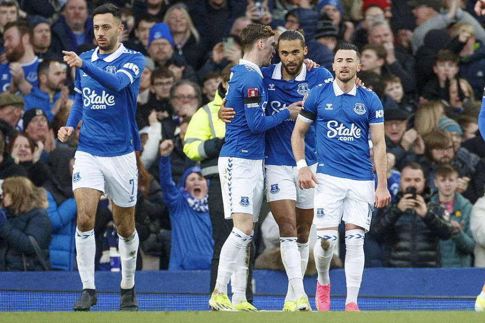 开云下载-埃弗顿2-1不敌切尔西，尴尬排名跌至高级球队