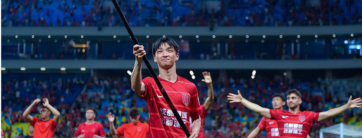 优秀球员在比赛中表现抢眼，实力获得认可的简单介绍