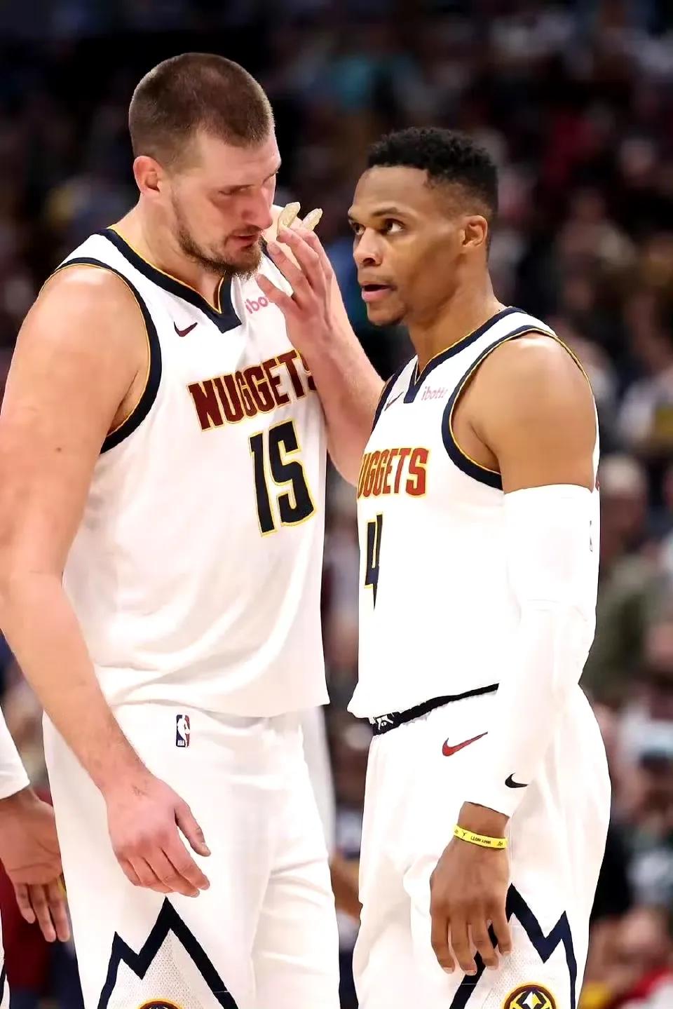 火箭力克森林狼，威少独得三双