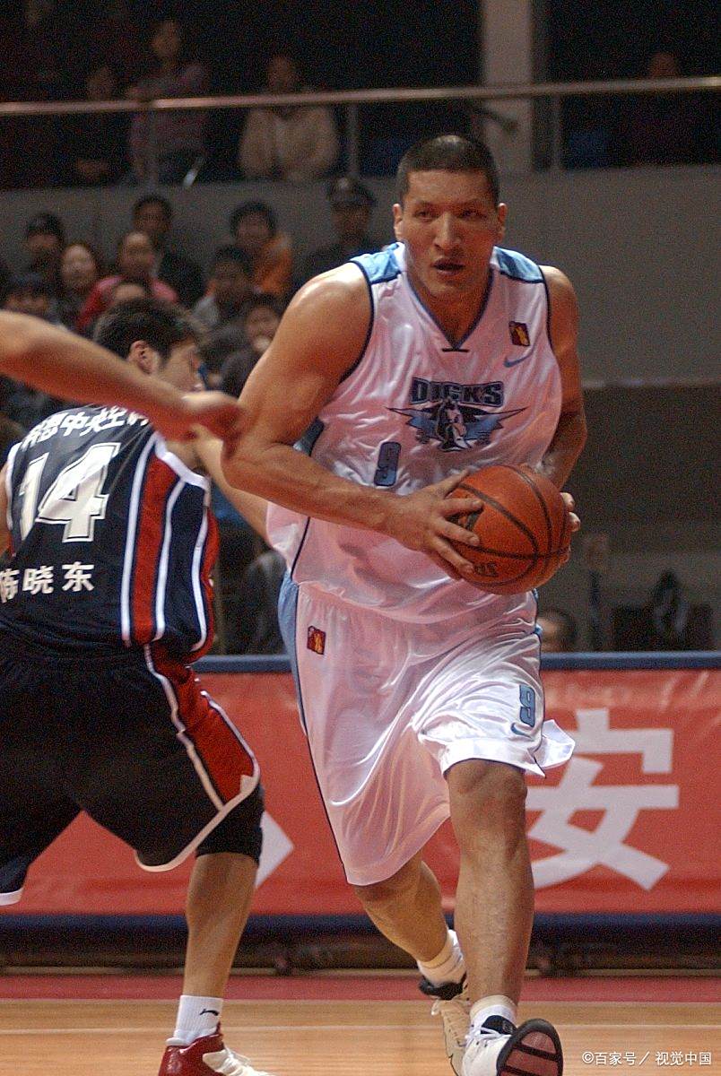 关于中国男篮力克湖人B队,乔治·希尔统治全场的信息 关于中国男篮力克湖人B队,乔治·希尔统治全场的信息