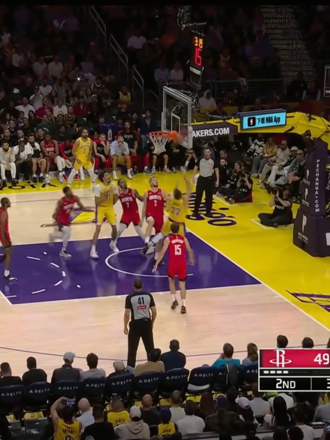 篮网惨败火箭遭遇三连败