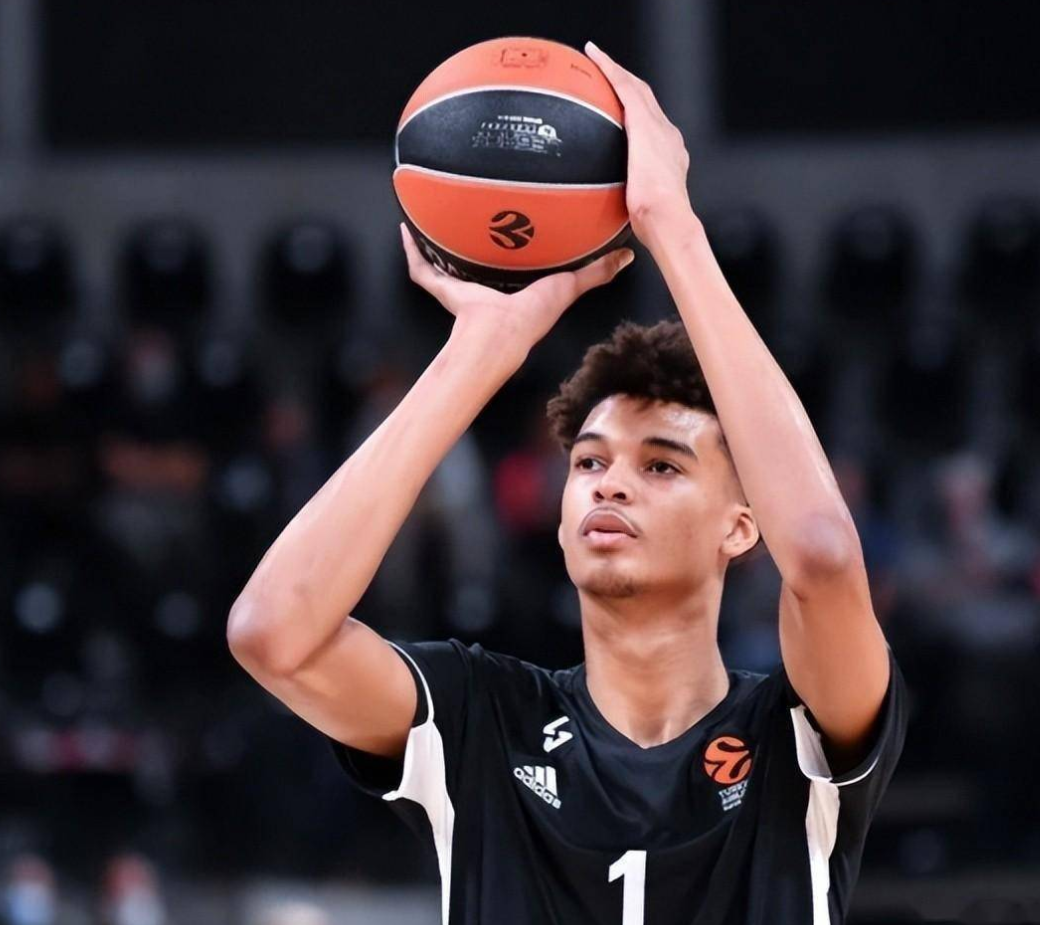 公牛逆转尼克，拉文发威砍下30分的简单介绍