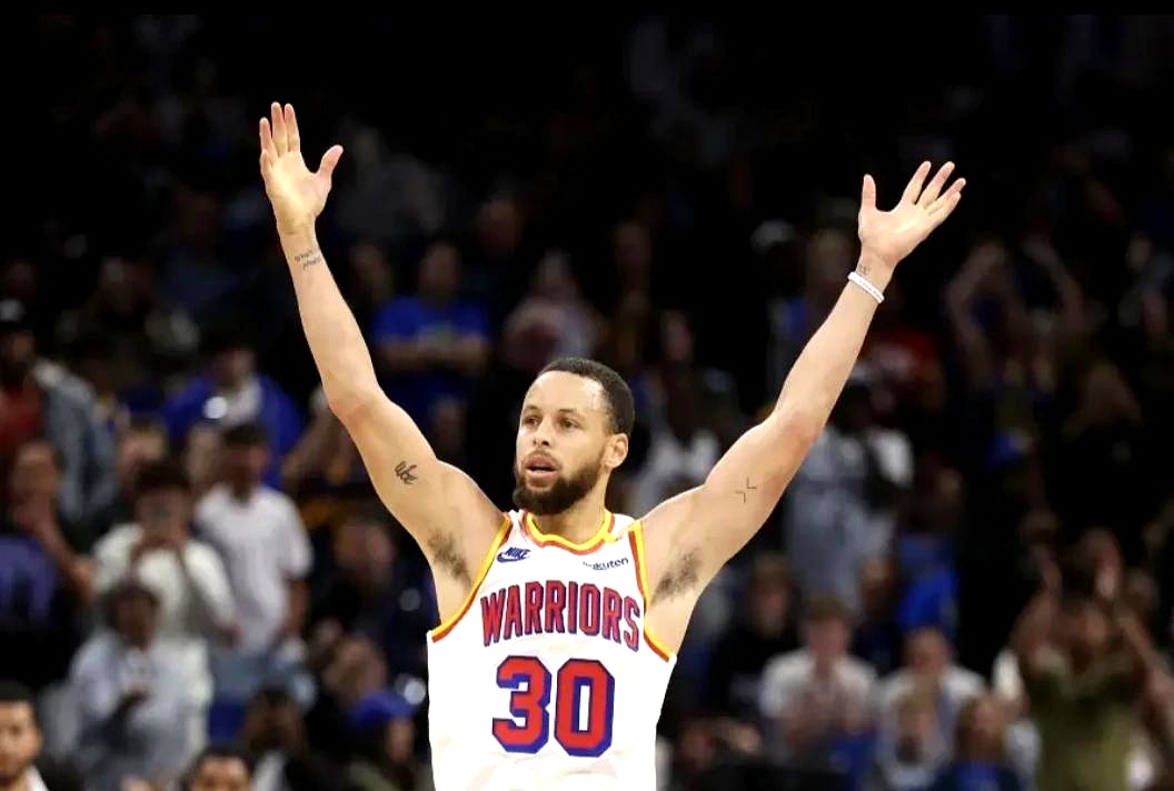 勇士险胜黄蜂，库里迎来热手