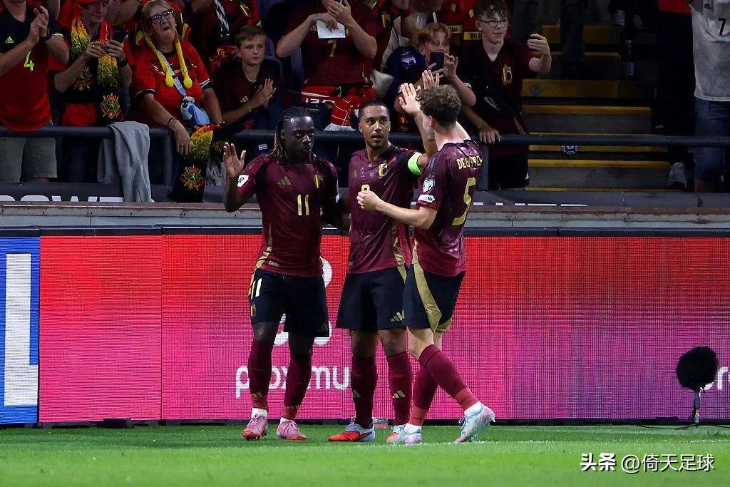 开云体育-德国横扫勒沃库森，范佩西绝境逆转