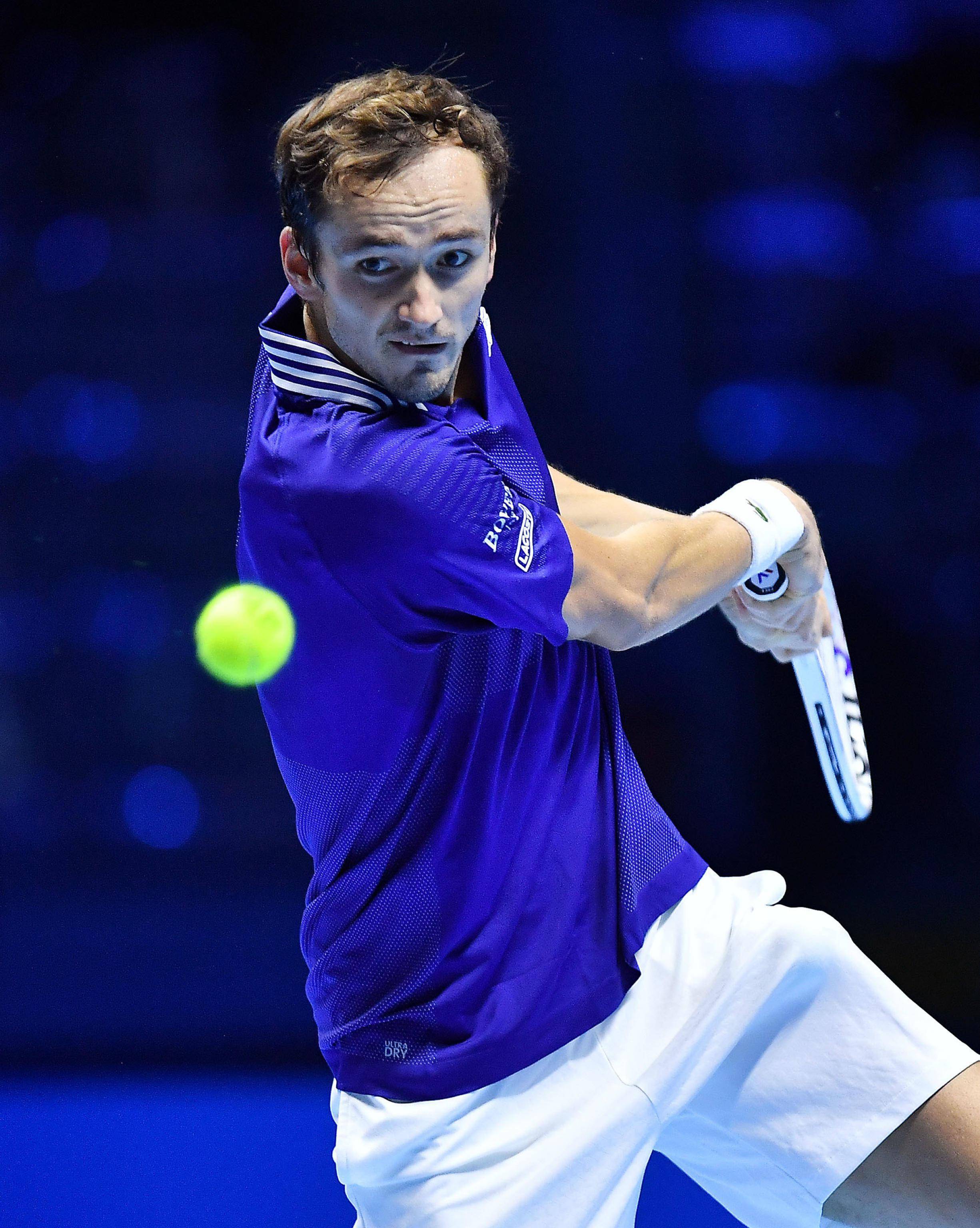 开云体育平台APP-世界网球队血洗英国网球队,梅德韦杰夫关键制胜的简单介绍