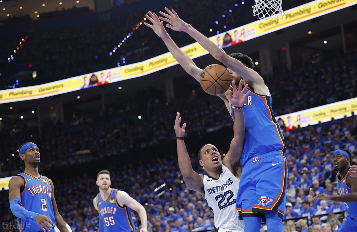 开云体育app-灰熊绝杀福建队，布克关键制胜