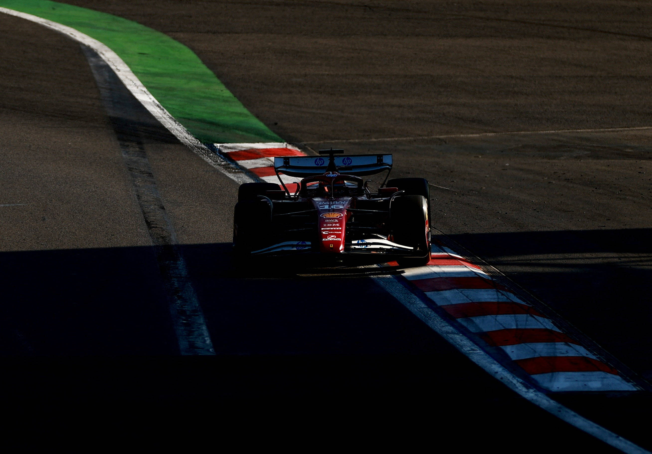 开云平台-法拉利轻取红牛车队，诺里斯统治全场