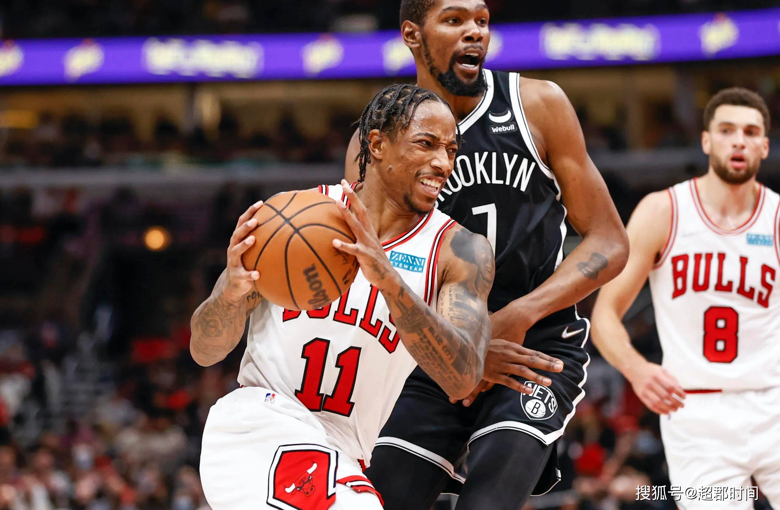 篮网鏖战广州队，德罗赞刷新纪录