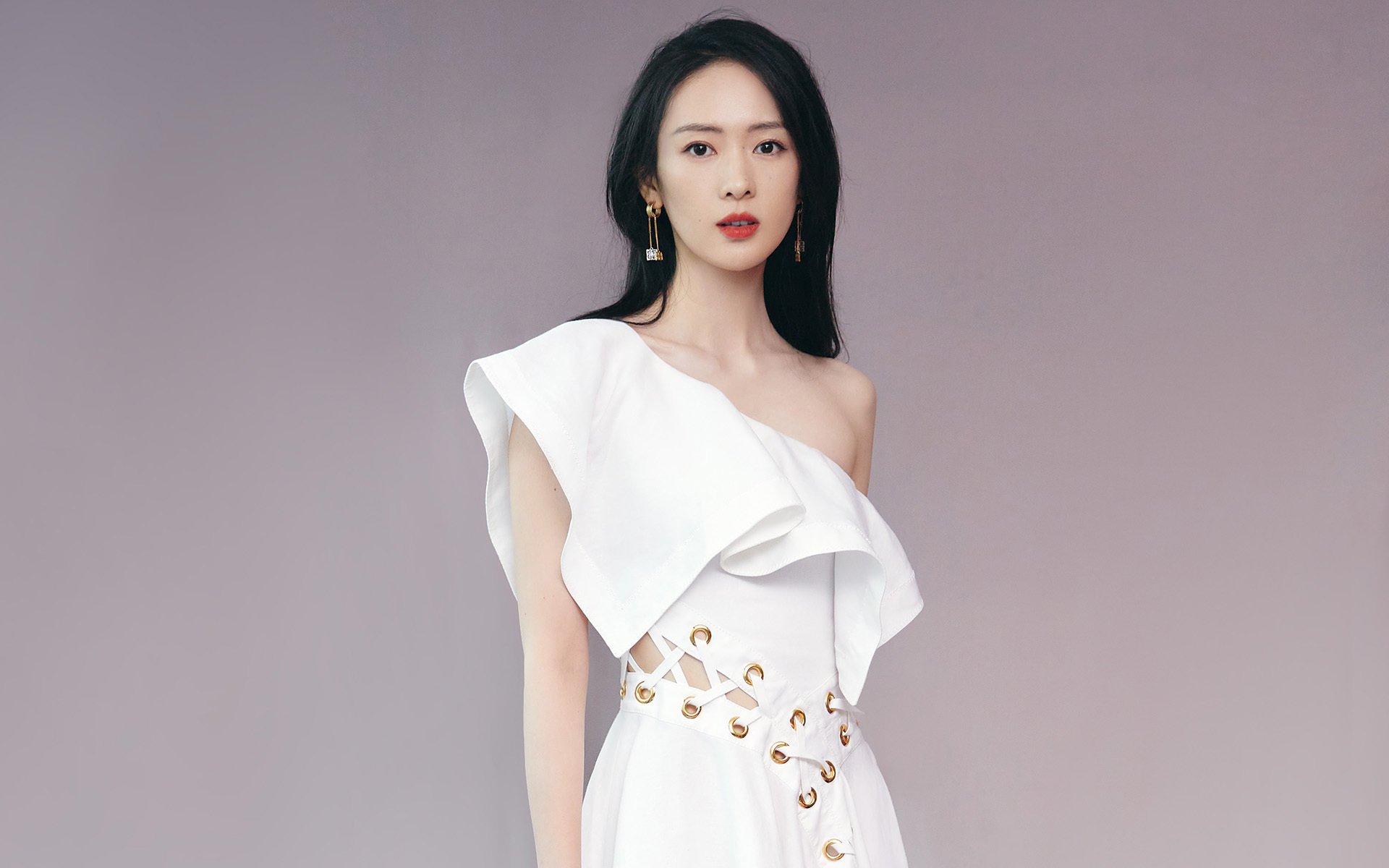 当东方铁壁遇上西方神射，篮球世界的同频回响