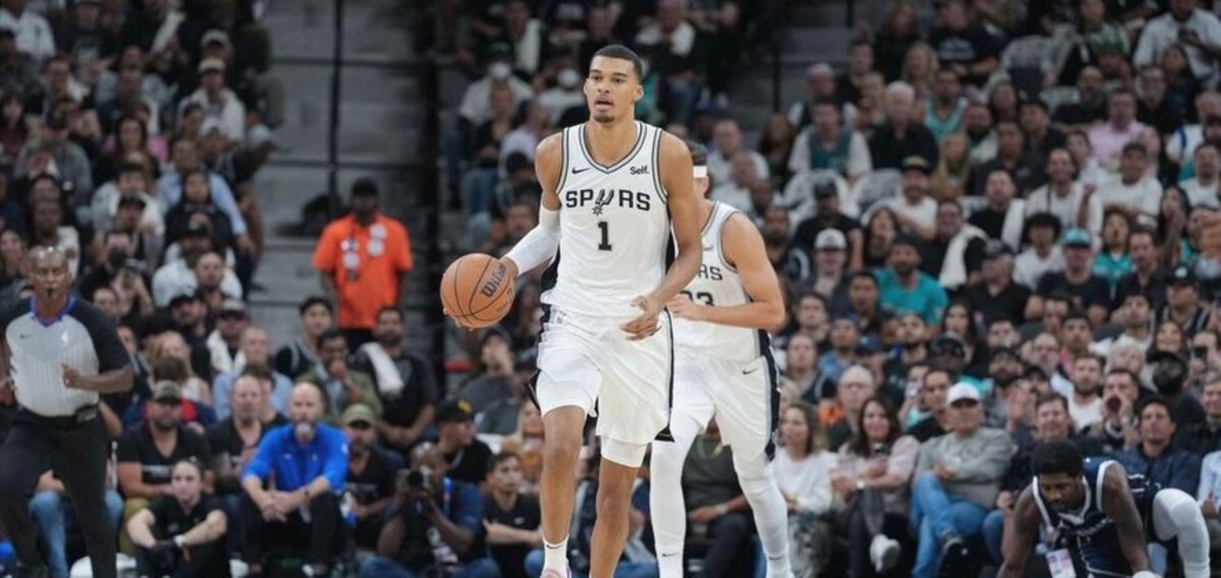 浓眉彻底打爆防线，马刺决胜局带走浙江队