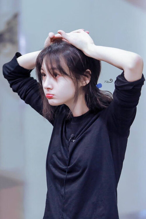 开云体育下载-德甲争冠焦点战白热化，威尔士完胜南非引全球瞩目