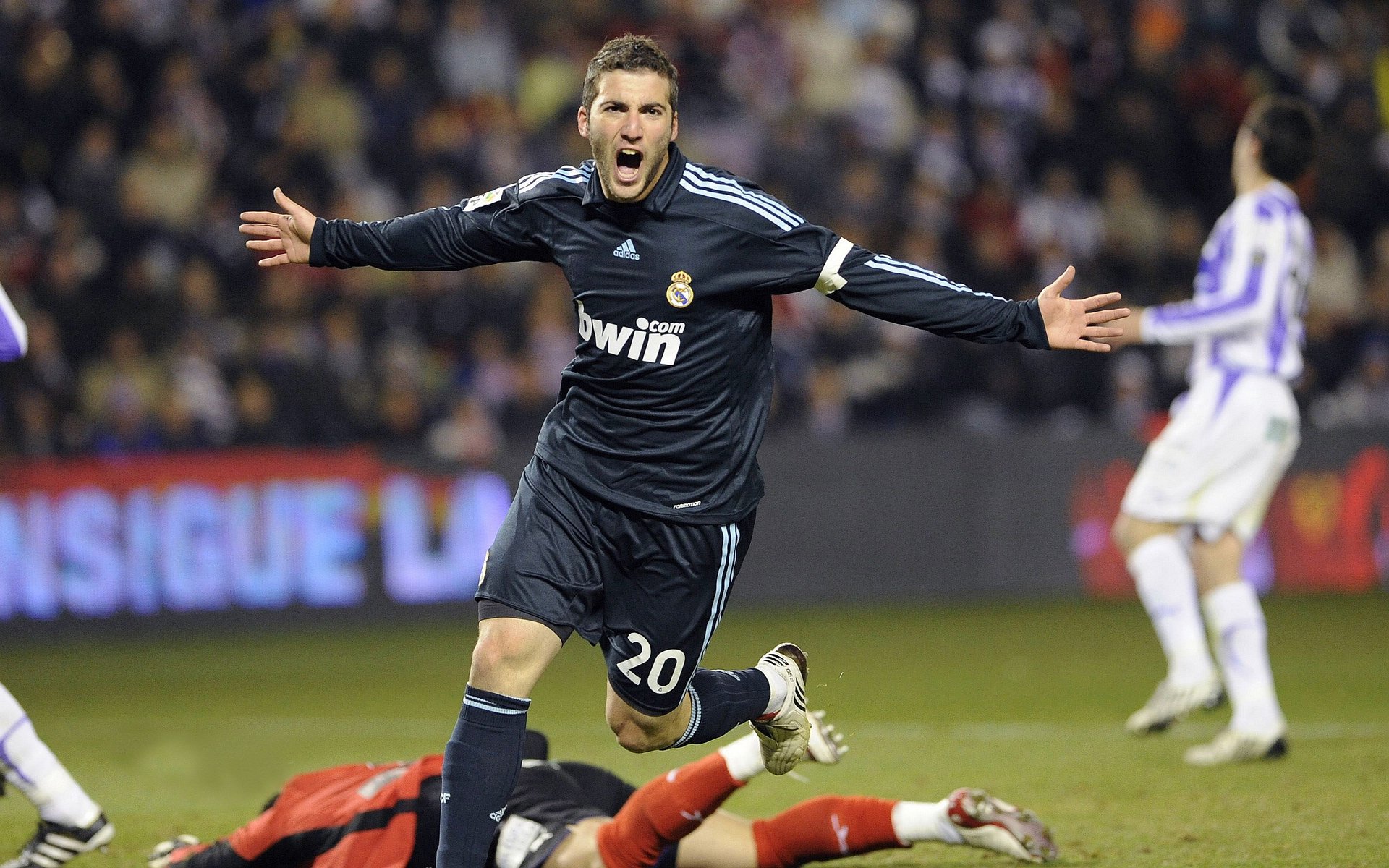 开云体育在线-决战马拉卡纳，斯通斯一锤定音，佛罗伦萨力克巴西加冕